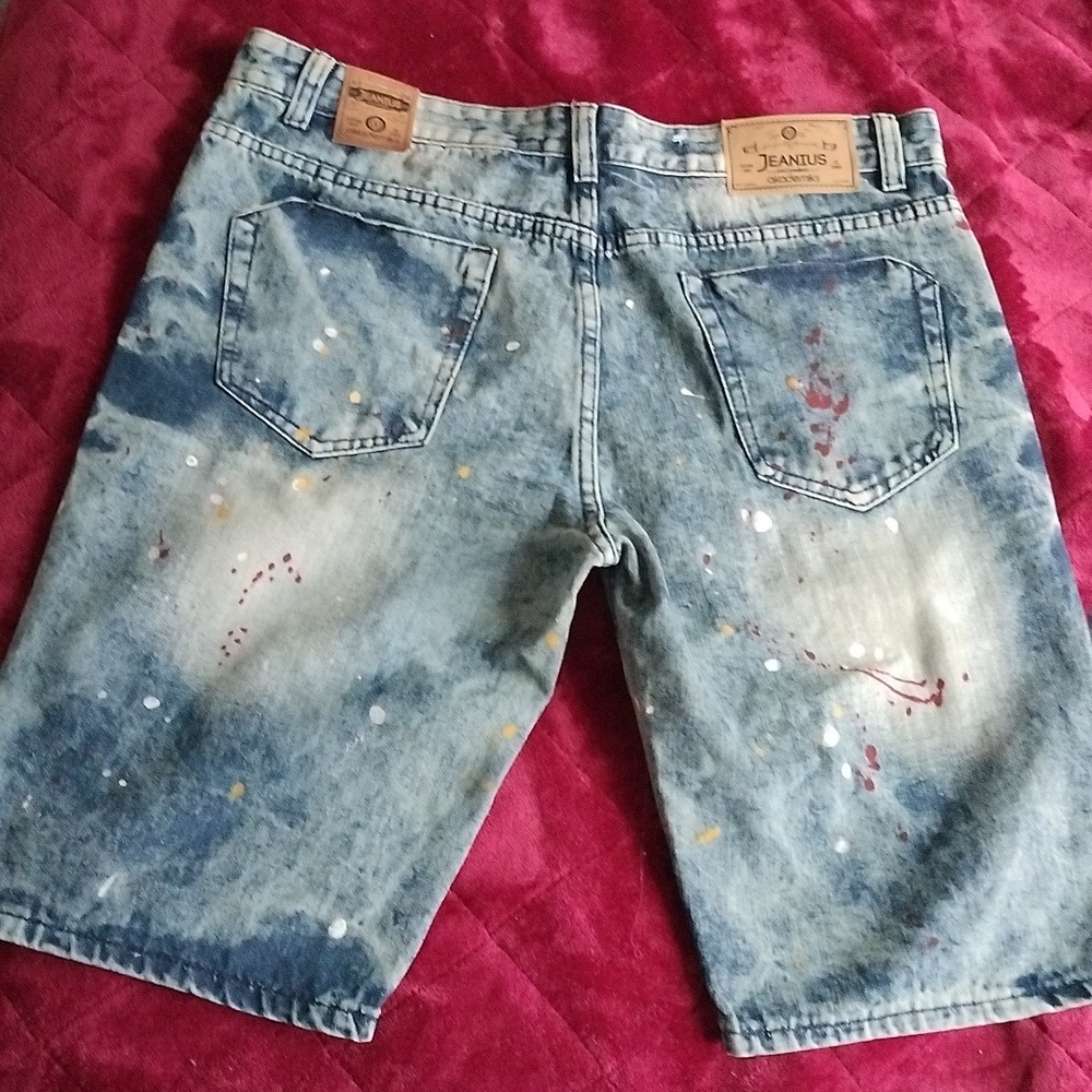 Men Shorts - Picture 4 of 4